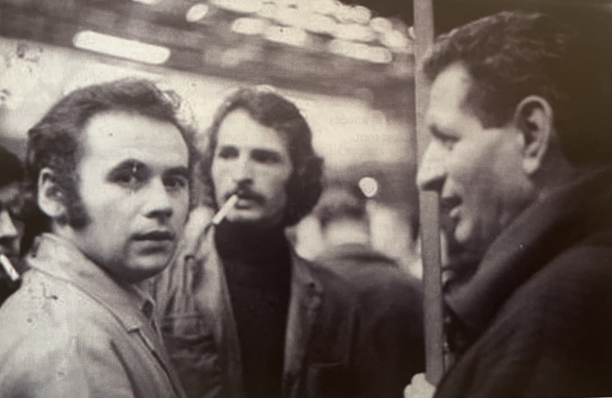 Ghjuvan Petru Graziani (au centre) à l'île Seguin, 1971 Ghjuvan Petru Graziani (au centre) à l'île Seguin, 1971