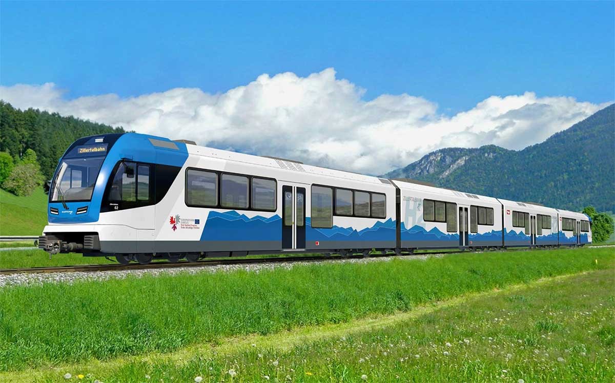 Train hydrogène sur voie étroite dans 		la vallée Zillertal au Tyrol, en Autriche