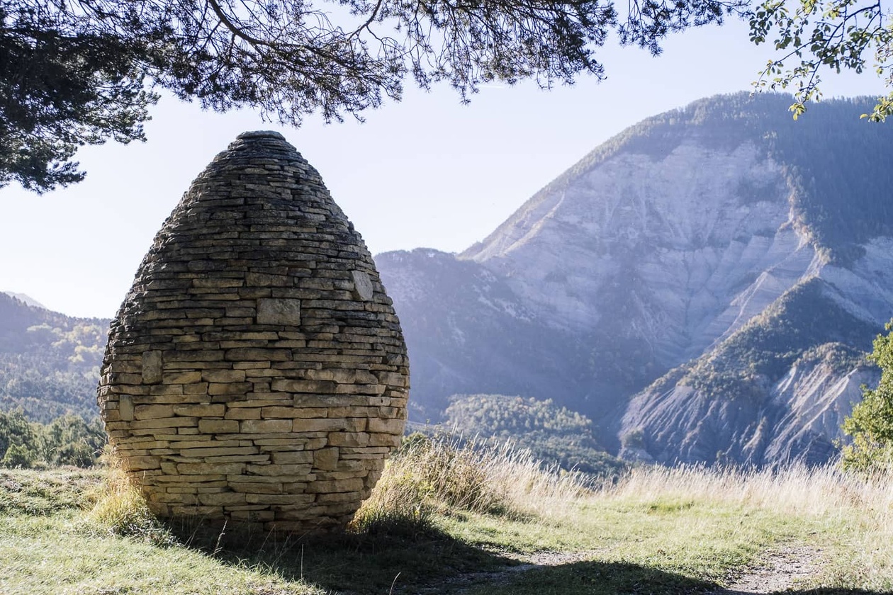 Une oeuvre d'Andy Goldsworthy, Terres noires Une oeuvre d'Andy Goldsworthy, Terres noires